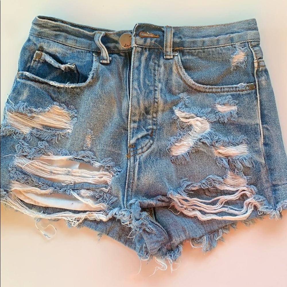 Signature 8 ripped jean shorts